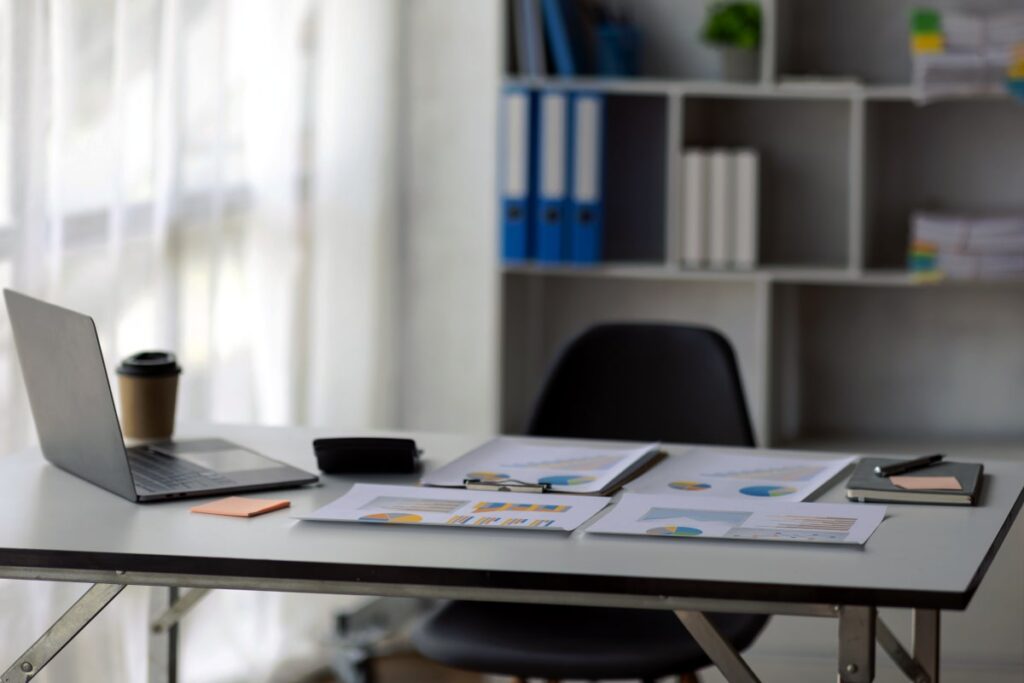 Wolne biurko - zdjęcie ilustracyjne